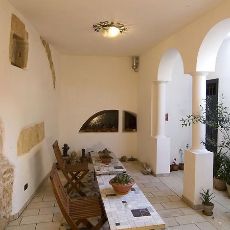 B&b Altrov'è Parabita Extérieur photo